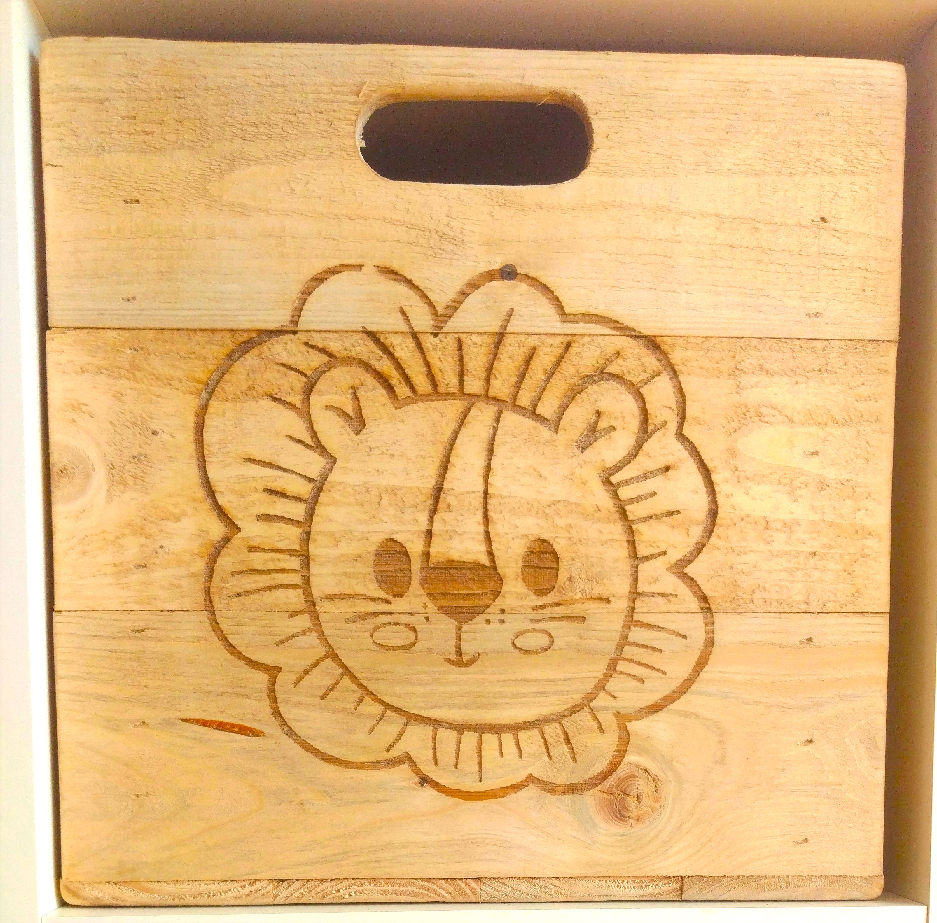 Motivkiste "Löwe", im Vintage-Look