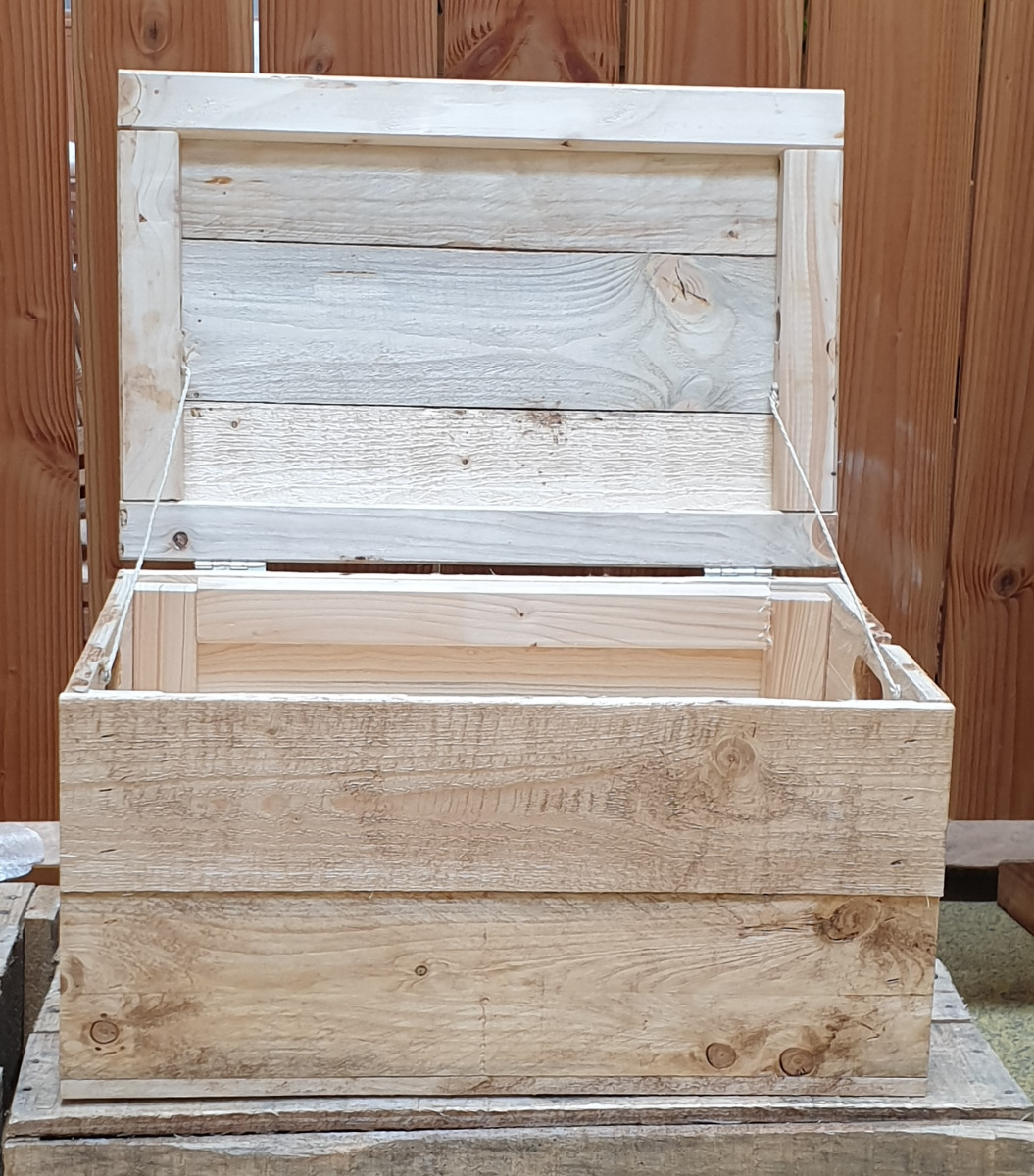 Holzkiste mit Deckel (unbedruckt, Vintage), ca